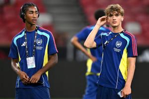 還有高手？除了道曼，槍手15歲后衛(wèi)薩爾蒙也在對米蘭的友誼賽出場