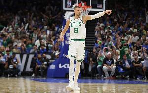 波爾津吉斯：賽季結(jié)束后就預(yù)料到會(huì)有交易 曾以為自己會(huì)去馬刺