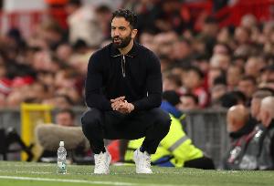 阿莫林談塞斯科傳聞：不知道會發(fā)生什么，重要的是霍伊倫正在進球