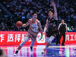 直播吧：中國籃協(xié)確認黃秋實、張峻豪等球員無緣未來3年CBA聯(lián)賽