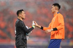 就此上位？王大雷再次染紅于金永臨危受命，40分鐘4次撲救難救主