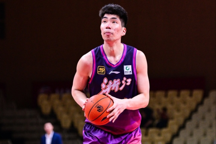 Respect！余嘉豪在畢爾巴鄂隊(duì)月薪僅2000歐元 若留CBA年薪600萬