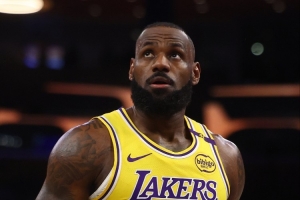 Skip：這是詹姆斯生涯首次要為合同而戰(zhàn) 湖人在逼他下賽季后退役