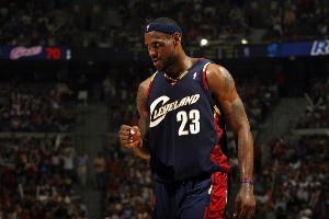 ??各隊(duì)三分王哪家強(qiáng)？大小王上榜 庫(kù)里王中王 籃網(wǎng)鵜鶘魔術(shù)難猜