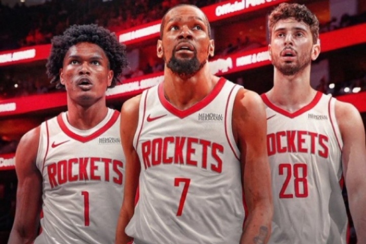 讓我們看你升冠軍旗幟？火箭媒體人：揭幕戰(zhàn)毀了那個(gè)頒獎(jiǎng)典禮！