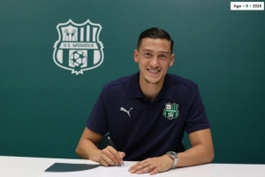 現(xiàn)擔(dān)任印尼國(guó)家隊(duì)隊(duì)長(zhǎng)，薩索洛官方：印尼歸化國(guó)腳伊澤斯轉(zhuǎn)會(huì)加盟