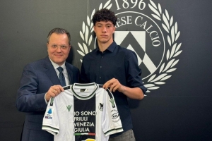 前途無量！意媒：利物浦、皇馬和拜仁有意烏迪內(nèi)斯17歲后衛(wèi)帕爾馬