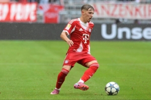 弗羅因德：卡爾非常自信，我們的目標是讓他在本賽季獲得上場時間