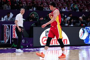 媒體人：有多久沒看過中國男籃打出這樣的比賽了 為教練組點贊