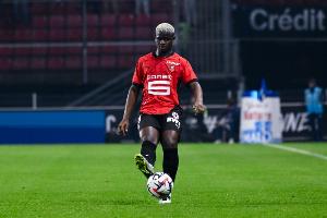 可勝任中衛(wèi)和左后衛(wèi)，郵報：伯明翰有意從雷恩簽下前巴薩后衛(wèi)法耶