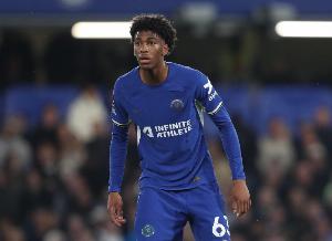 記者：拜仁考慮先租后買阿奇姆彭，切爾西不愿出售球員