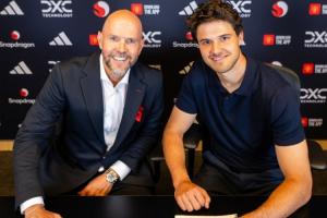 太像了？曼聯(lián)新援拉門斯與經(jīng)紀(jì)人合影，球迷熱議：是滕哈赫對吧