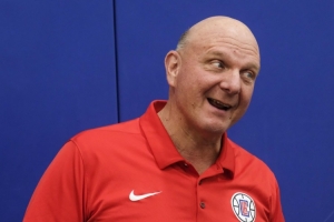 楊毅此前：NBA能對(duì)各隊(duì)的財(cái)務(wù)狀況進(jìn)行嚴(yán)格監(jiān)管 但CBA做不到