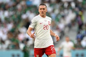 澤林斯基第100次為波蘭國(guó)家隊(duì)出場(chǎng)，波蘭男足隊(duì)史第七位百場(chǎng)球員