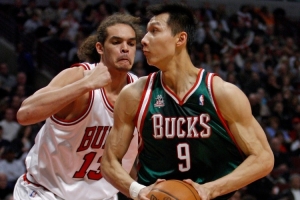 楊毅：易建聯(lián)身體素質(zhì)好&投籃準(zhǔn)&爆發(fā)力夠 但他成為不了馬爾卡寧