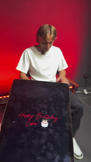 安帥、卡卡、德約等人為莫德里奇送生日祝福，伊布：40歲依然年輕