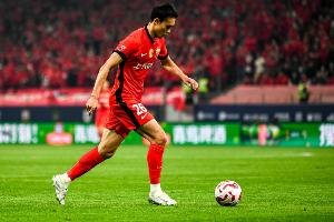 滬媒：劉若釩在海港、申花踢球的球迷氛圍不太一樣，海港更寬松