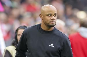 孔帕尼：零封對(duì)手+打進(jìn)5球感覺(jué)很好，我們的配合比上賽季初更默契