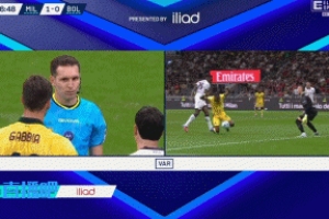 恩昆庫兩連倒地未判點！主裁：博洛尼亞8號未構(gòu)成犯規(guī)不判罰點球