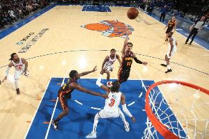 深入基層！特雷-楊：我在紐約溜達時得到了很多喜愛