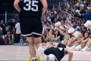 活力滿滿！徐杰爆砍34分11板6助 投進(jìn)三分后原地做了一個(gè)俯臥撐