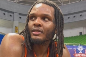 雖遲但到！當(dāng)NBL外援遇上中式腦筋急轉(zhuǎn)彎