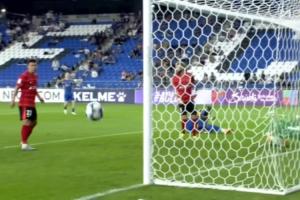 蓉城逃過一劫，前三鎮(zhèn)外援馬爾康后點凌空側(cè)勾偏出球門