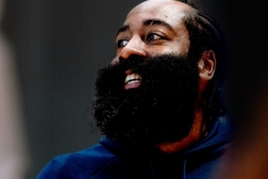 微笑&新賽季又近了一天！快船官方曬訓(xùn)練照：哈登&大洛在列