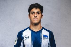 圖片報(bào)：拜仁等德甲球隊(duì)派球探考察柏林赫塔17歲左后衛(wèi)于納爾