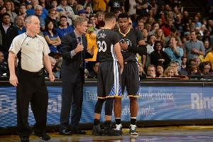 巴博薩談加盟勇士：科爾打電話讓我?guī)兔Ψ€(wěn)住球隊 我勸他別裁追夢