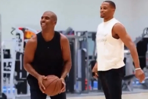 會去火箭嗎？威少近日和保羅一起訓(xùn)練 看著狀態(tài)不錯