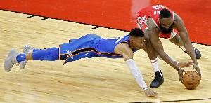 各隊(duì)最強(qiáng)無(wú)冠球員是誰(shuí)？登威瓜魔獸在列&保羅兩隊(duì)當(dāng)選 077成遺憾