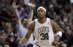 命硬！25年前的今天：皮爾斯被人連捅11刀 隨后的賽季打滿82場