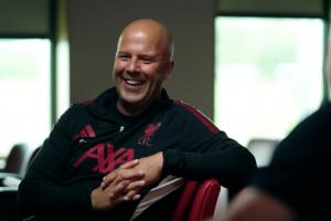 斯洛特:我父親永遠不會派上球員斯洛特 我17歲就替父親臨時執(zhí)教了