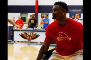 鵜鶘訓(xùn)練營首日 錫安像是在飛&敏捷性大幅度提升 普爾盧尼亮相