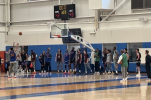 上賽季77場(chǎng)全部首發(fā)！隊(duì)內(nèi)訓(xùn)練哈特穿替補(bǔ)訓(xùn)練衫 新賽季打替補(bǔ)？