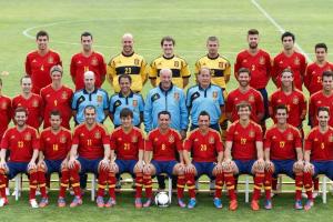 奢侈！巔峰西班牙中場大師如云，馬塔、卡索拉、馬丁內(nèi)斯只能替補