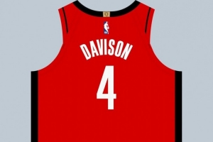 球衣記者：火箭雙向克勞福德穿27號(hào) JD-戴維森穿杰倫-格林的4號(hào)