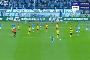 有點(diǎn)逆天！張衛(wèi)凌空打門踢呲直接送對(duì)手反擊，戴維森單刀挑射破門