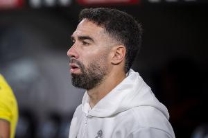 誰(shuí)來(lái)？每體談皇馬右后衛(wèi)選擇：巴爾韋德不想踢，阿森西奧踢不了