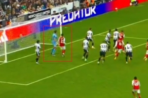 立大功！薩利巴親自“跟防”擋住紐卡門將波普，阿森納補(bǔ)時(shí)絕殺