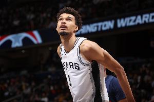 血栓問題解決！米奇-約翰遜：文班將以完全健康的狀態(tài)參加訓(xùn)練營