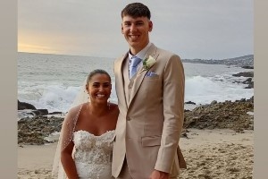 修成正果！拉拉維亞曬結(jié)婚照：2025年9月27日???