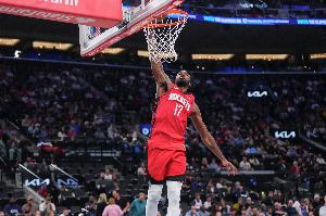 會和火箭提前續(xù)約？伊森：你能問但我拒絕回答 不討論合同問題