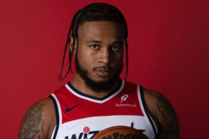 惠特摩爾：在火箭時我感覺每場比賽都該上場 但我防守確實不達標