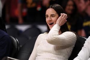 搶五大戰(zhàn)不敵王牌無緣總決賽！克拉克鼓勵狂熱：滿滿的驕傲 ??