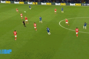 錯失絕佳良機！庫庫雷利亞回做，喬治小禁區(qū)直面門將打門被撲！