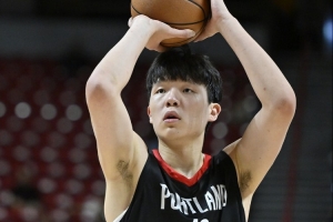 克林根：楊瀚森的腳步和終結(jié)能力都堪稱一流 他每天都在進(jìn)步