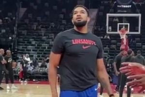 致敬林瘋狂！唐斯賽前熱身穿著林瘋狂“Linsanity”T恤