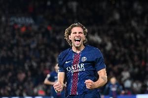 6300萬高級貨！巴黎新援23歲扎巴爾尼坐穩(wěn)主力，空門救險(xiǎn)+評分第1